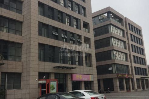 松江新城地铁站 时尚谷创意园 独栋办公500平班车直达地铁站